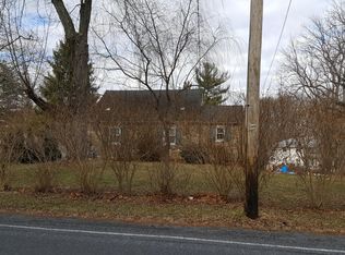 1193 Friedensville Rd, Bethlehem, PA 18015