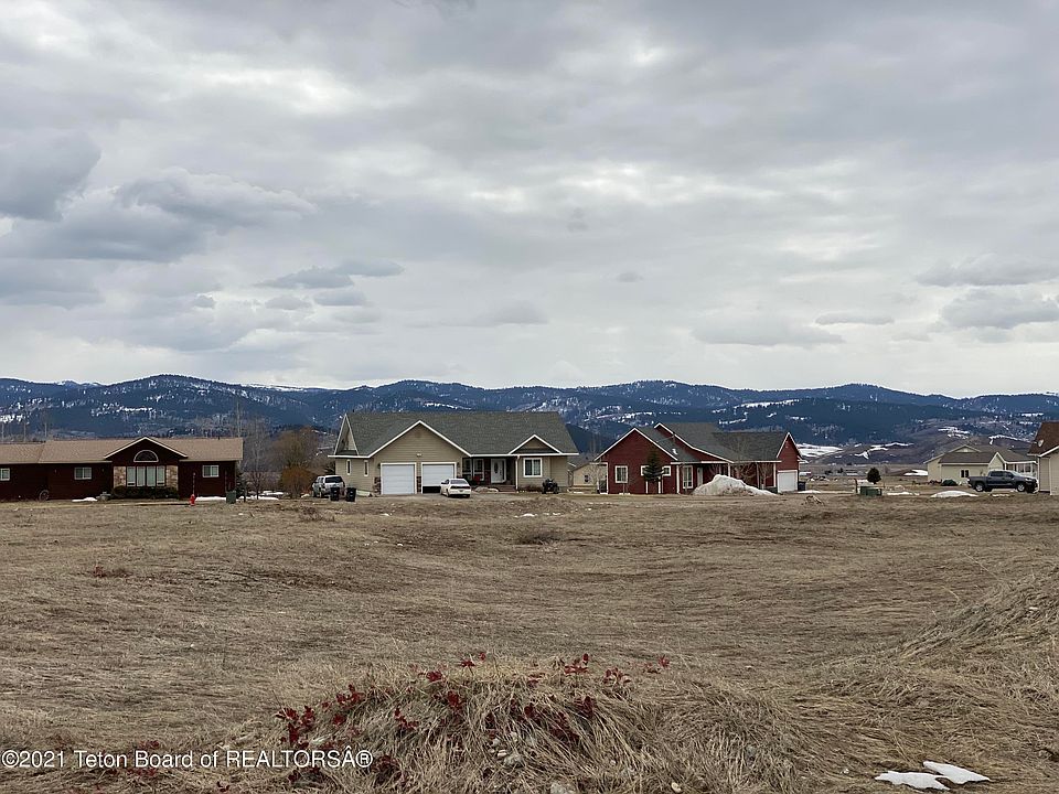 1st image of 68 Holly Dr