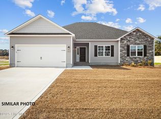 712 Quiet Meadow Dr, Jacksonville, NC 28546