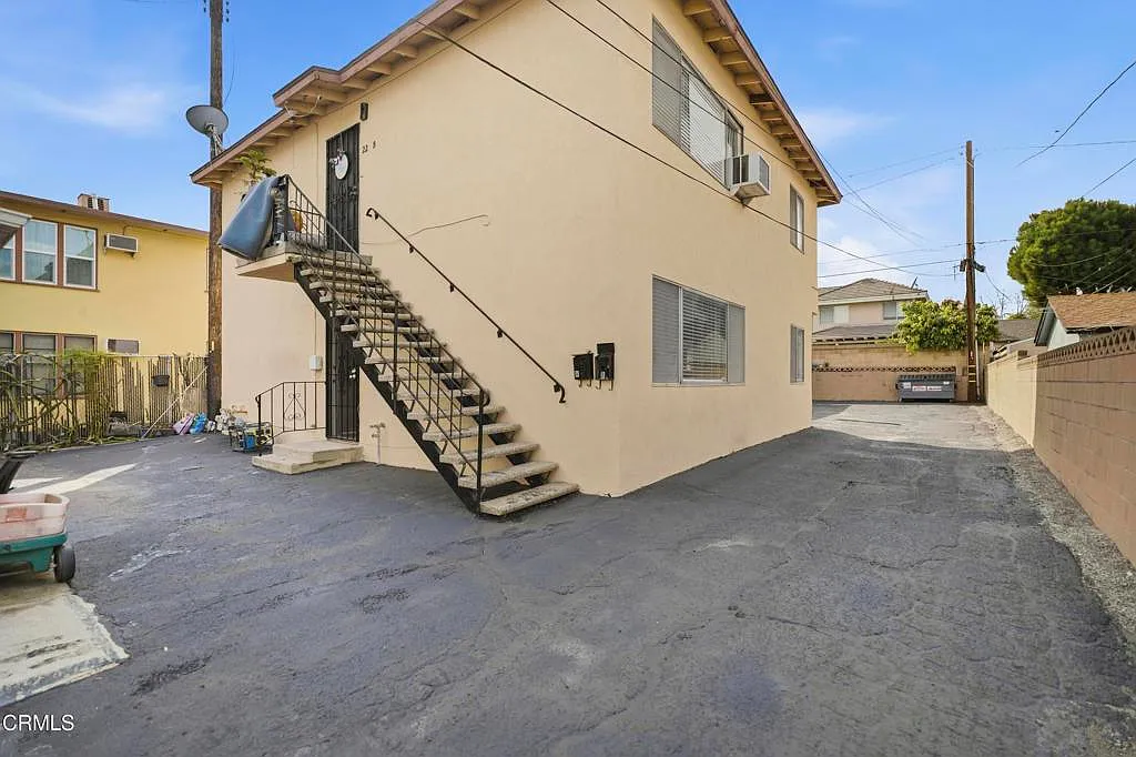 Building Photo - 221 S Pine St #A