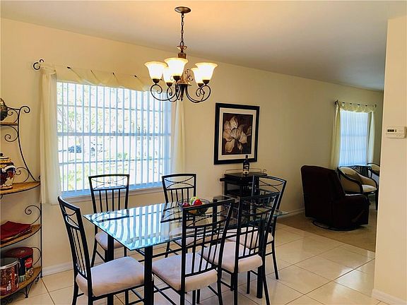 4th image of 17 Vista Palm Ln