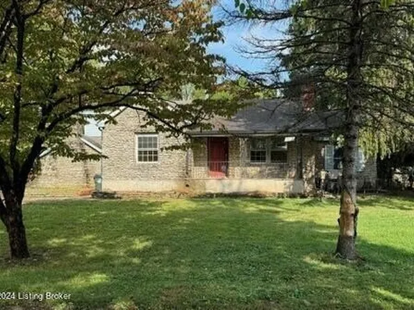8013 Greenway Dr, Lyndon, KY 40222
