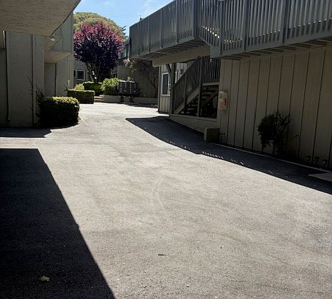 4th image of 740 Crocker Ave #15