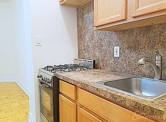 Rented by City Connections Realty | media 27