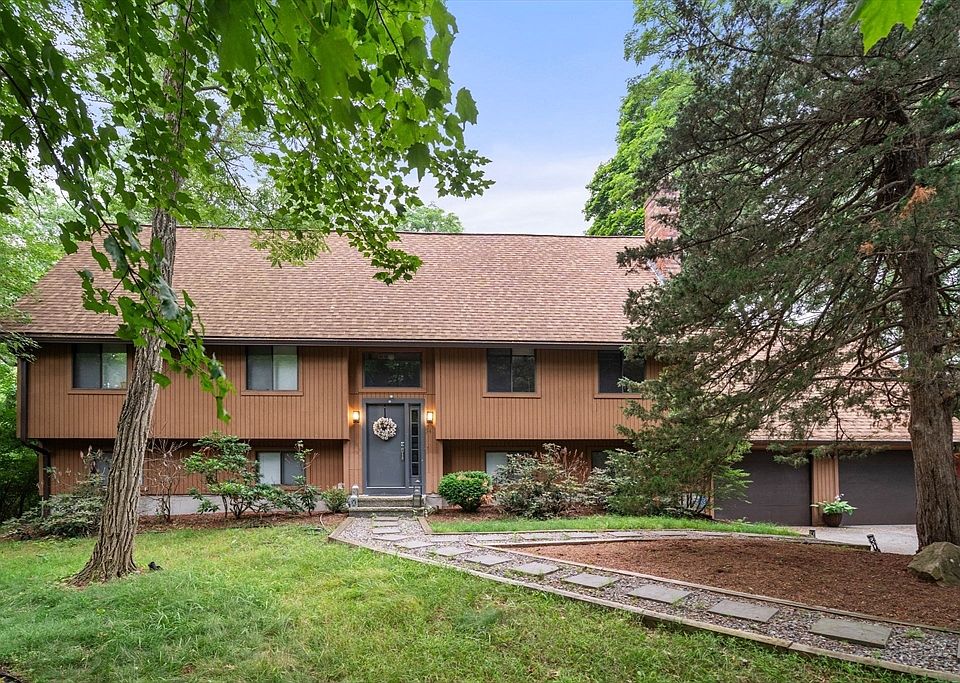 1st image of 34 Parker Rd