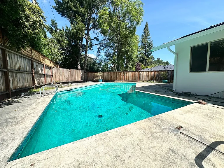 2214 Vineyard Ct — Photo 18