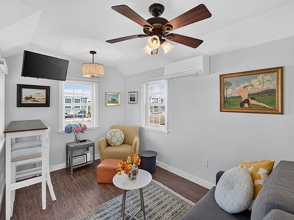 5th image of 642 Shore Road Unit 3