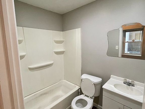 2nd image of 1930 E Atlantic St Floor 1
