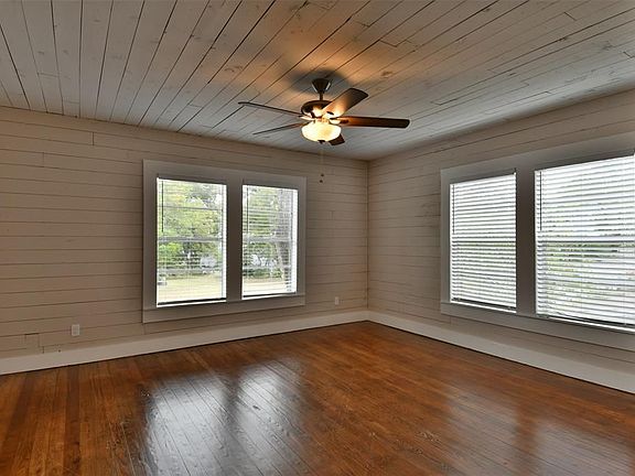 4th image of 409 E Austin St