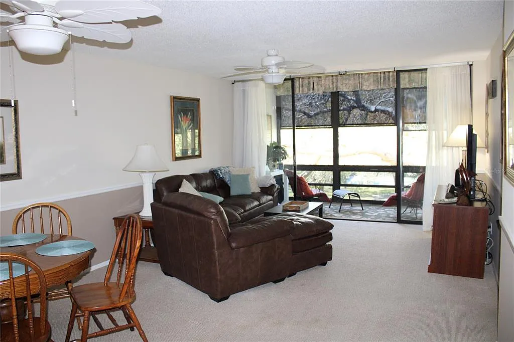 2 bed, 1.5 bath, 880 sqft, $1,750 — Photo 4