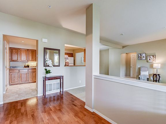 4th image of 3640 224th Pl SE