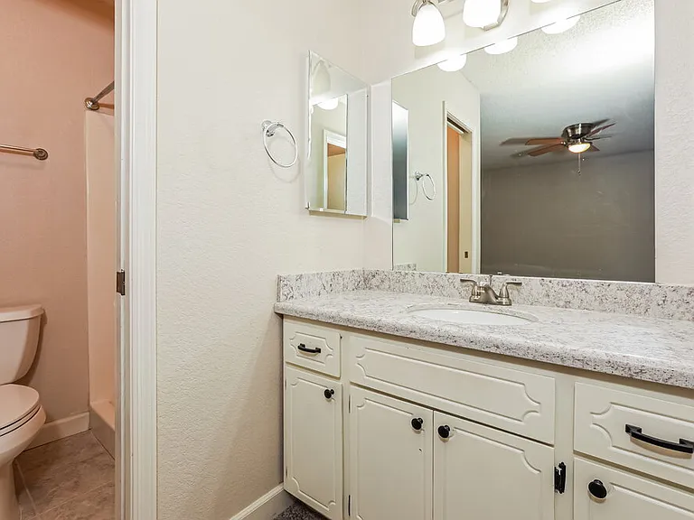 2915 E Dolphin Ave — Photo 12