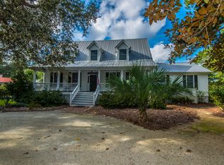 8628 Middleton Point Ln, Edisto Island, SC 29438