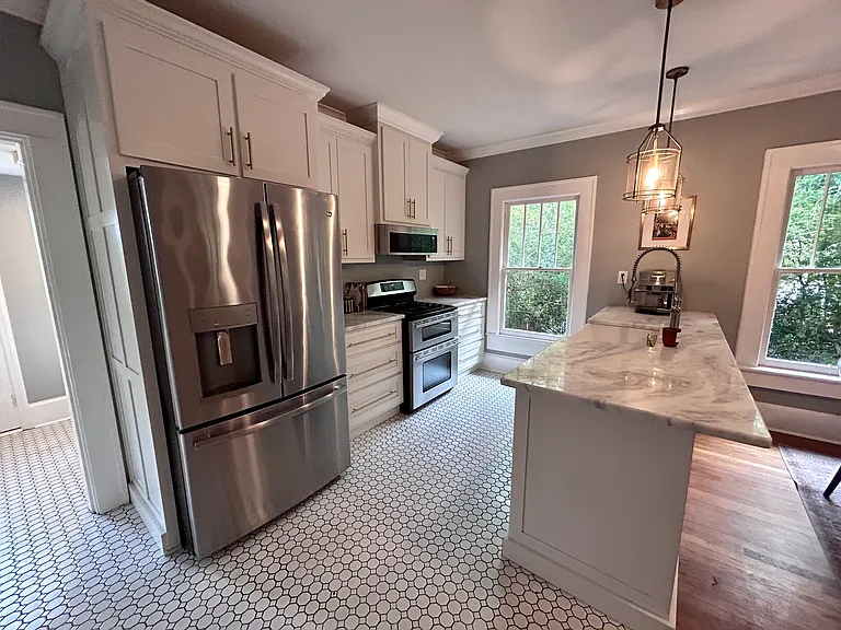 1006 Garnett Ave — Photo 6