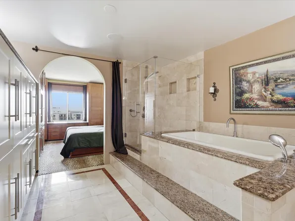 8350 Greensboro Dr APT 1017, Mc Lean, VA 22102