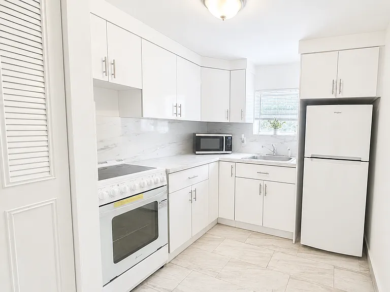 2519 Pierce St #B — Photo 2