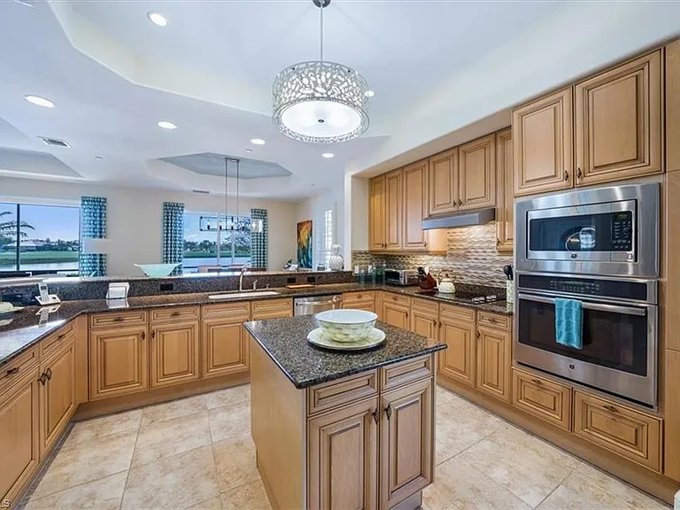 580 Avellino Isles Cir #18102 — Photo 13