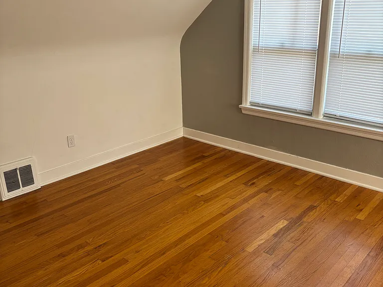 234 Broadmoor Ave — Photo 9