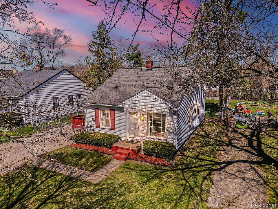 1st image of 485 Gardner Ave