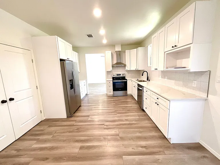 1202 N Mystic Dr — Photo 7
