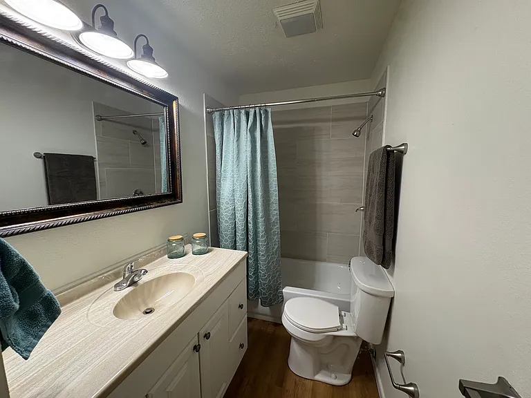 404 W Heron St — Photo 10