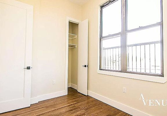 3rd image of 567 Evergreen Ave #B