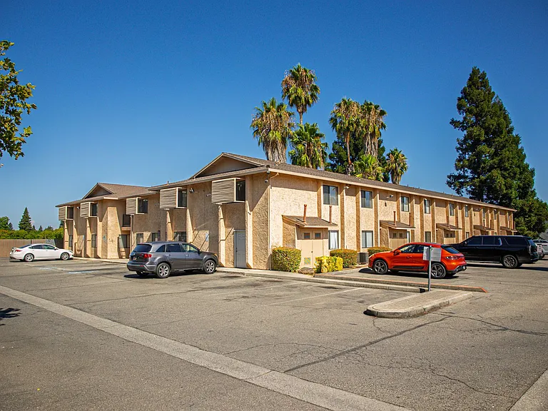 Joshua Tree Apartments — Photo 12