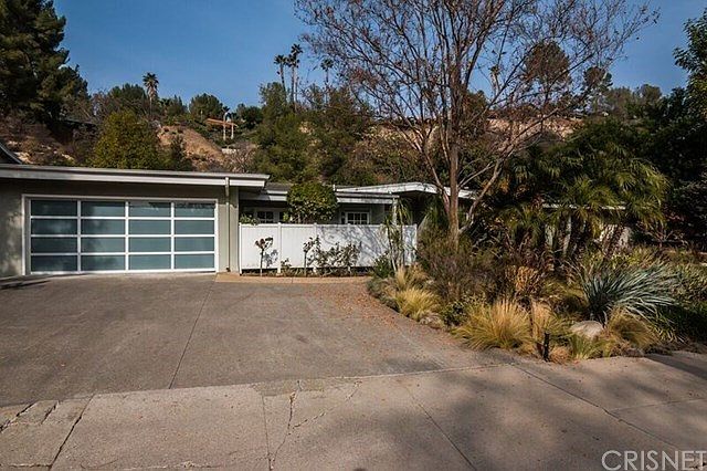 1st image of 4660 Arriba Dr