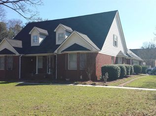 100 Oak Pointe Dr, Dublin, GA 31021