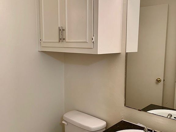 5th image of 137 Coers Dr APT 1