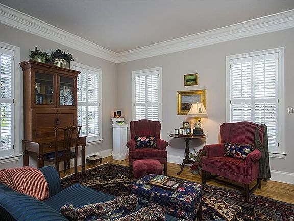 3rd image of 3016 W Lawn Ave