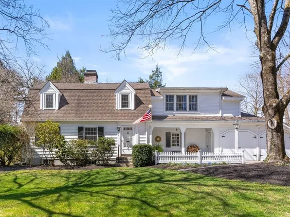 14 Winthrop Rd, Wayland, MA 01778