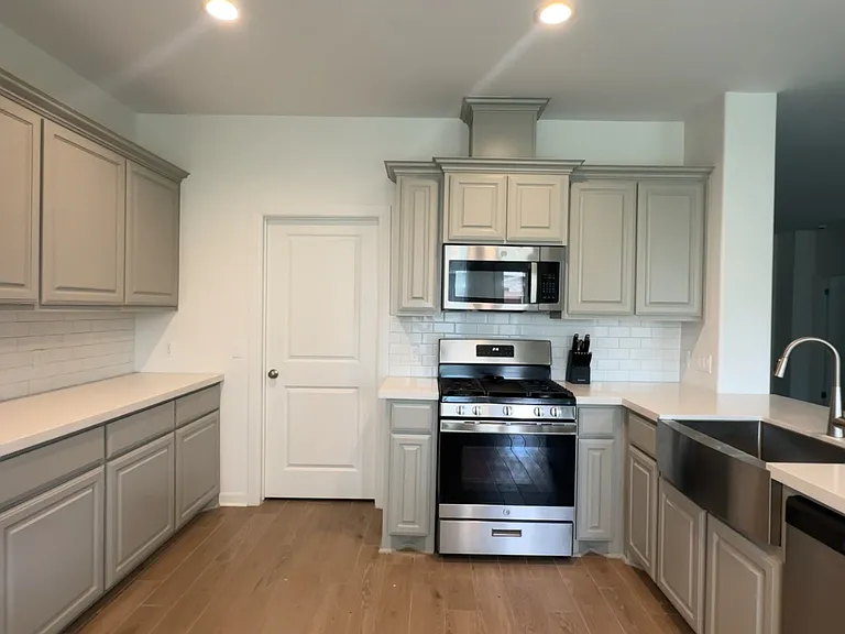 2417 Paso Dr — Photo 5