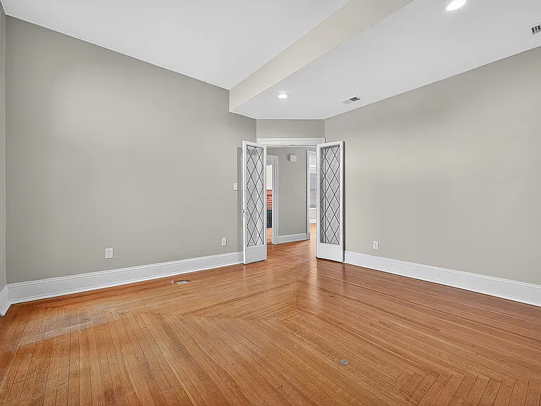 2400 Grandview Ave — Photo 15