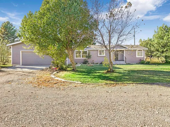 115 E H St, Shoshone, ID 83352