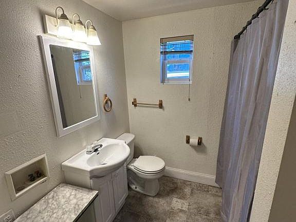 4th image of 920 N 31st St
