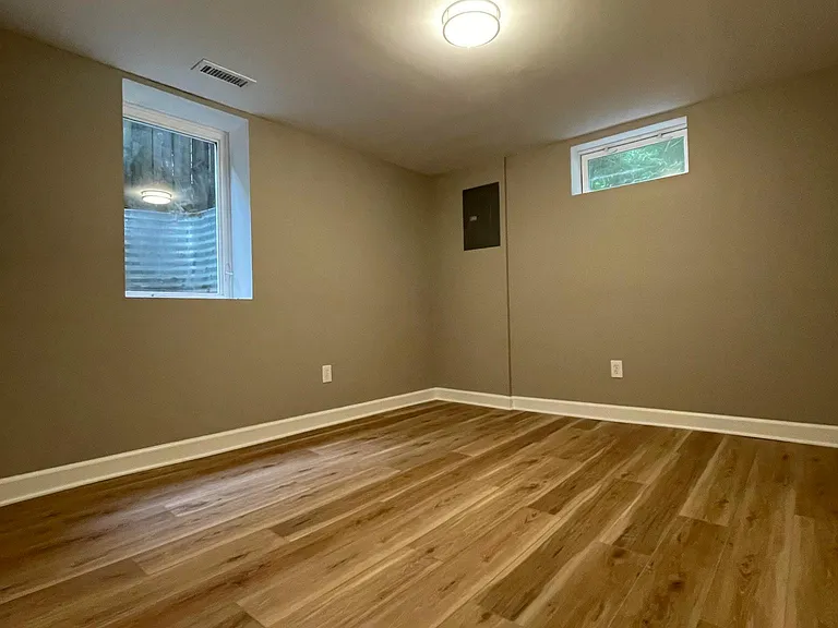 4837 N Kenwood Ave — Photo 2