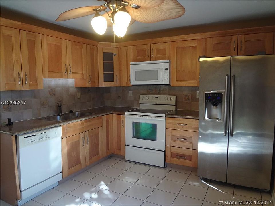1st image of 9510 W Daffodil Ln