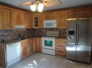 9510 W Daffodil Ln, Hollywood, FL 33025