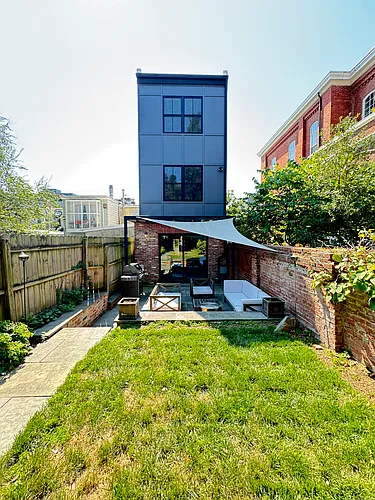 1326 E St SE Photo 1 1326 E St SE Photo 1