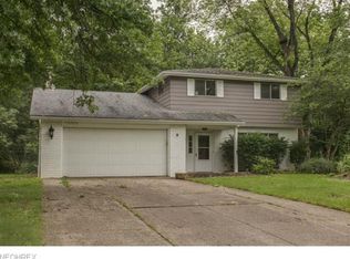 28831 Windsor Dr, North Olmsted, OH