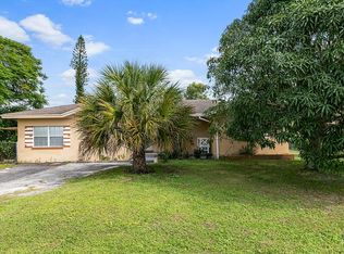 2903 Calvin Blvd, Fort Myers, FL 33901