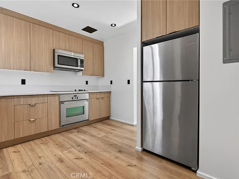 1713 W Alameda Ave — Photo 26