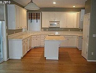 Spacious kitchen