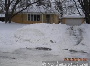 2828 Griggs St N, Roseville, MN 55113