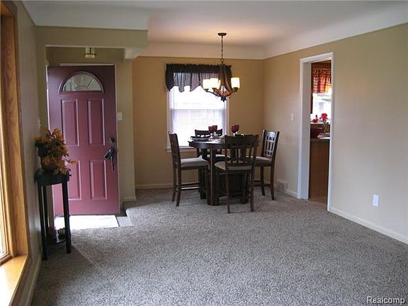 5th image of 2996 Parkwood St