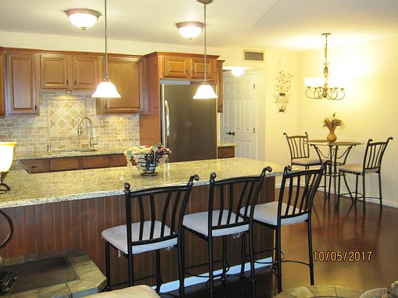 5th image of 408 Dover A #A