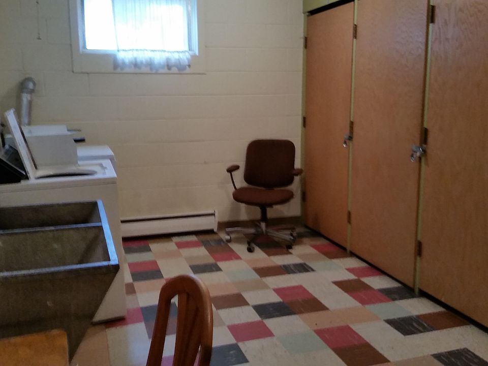 1st image of 830 Orange Ave E
