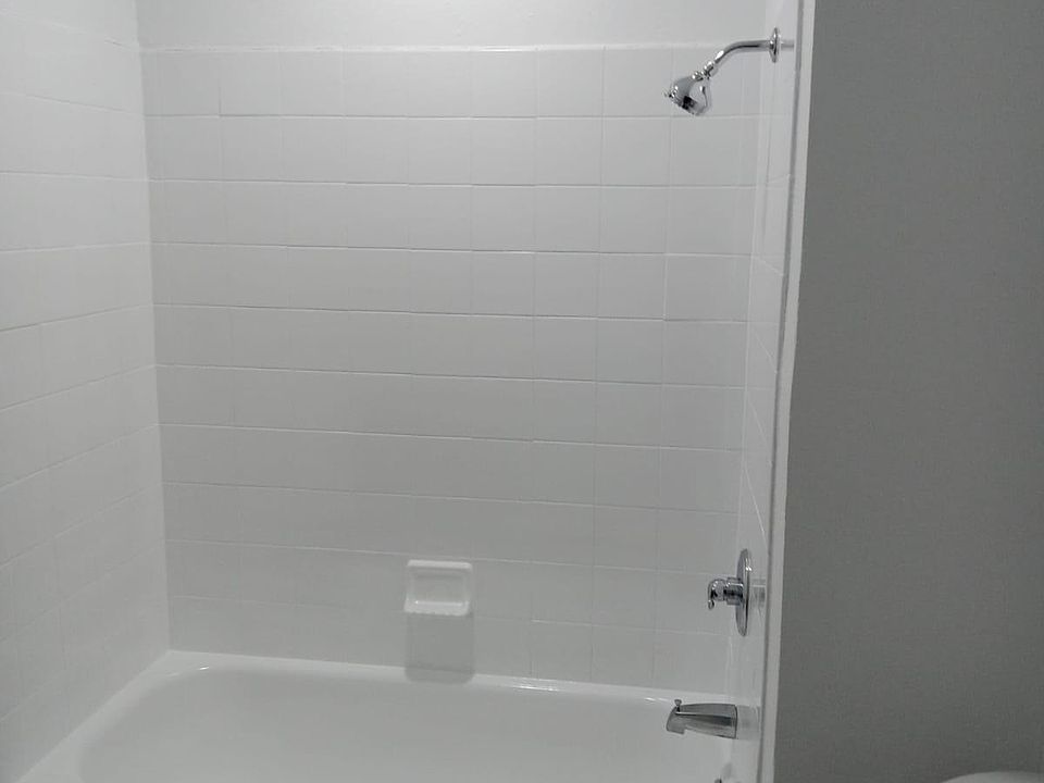 2nd image of 1135 W 9th St #B
