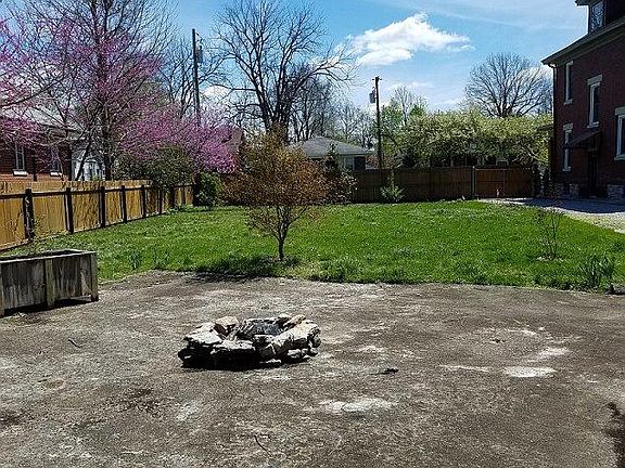 2nd image of 621 Price Ave